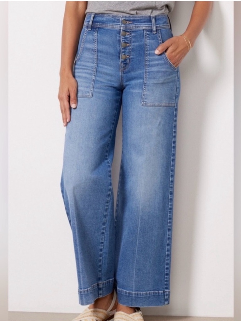 Evereve Light Blue High-Rise Wide-Leg Jeans
